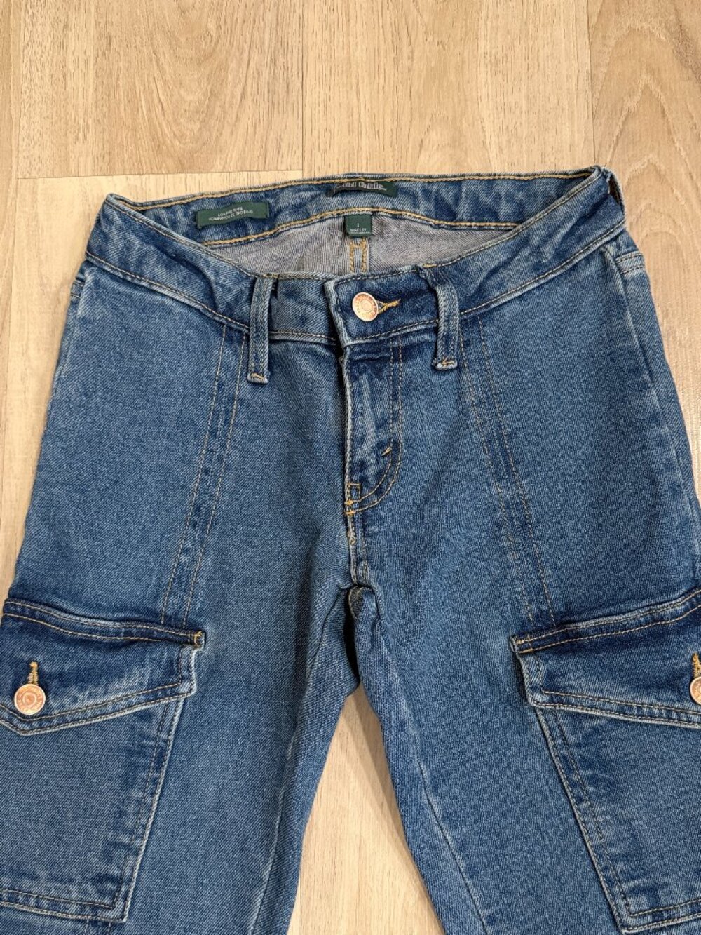 Wild Fable Low Rise Flare Cargo Jeans Size 2 Y2K Front Seam Medium Wash - Picture 2 of 10